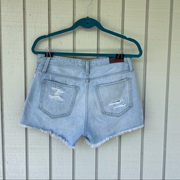 Hollister High Rise Mom Distressed Button Fly Short 3 - Picture 4 of 4